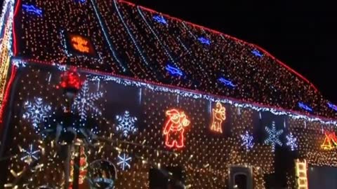German house sparkles with over 400,000 Christmas lights