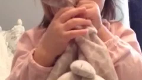 Adorable Toddler Knows Her Anatomy And Points At Body Parts On Command
