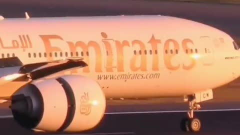 Emirates Airline Boeing777 landing short video #short #shortsfeed