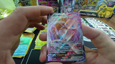 I opened 140$ Fusion's Strike booster box