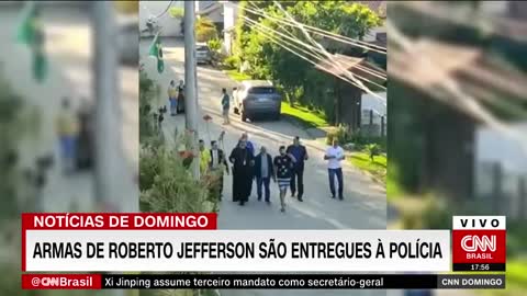 Padre Kelmon entrega armas de Roberto Jefferson à Polícia Federal | CNN DOMINGO