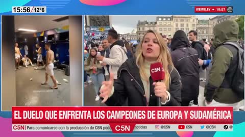 Banderazo de hinchas Argentinos en Wembley