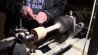 Making a woodworking mallet on the lathe part 2/4