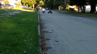 Dad and Daughter Have Adorable Race