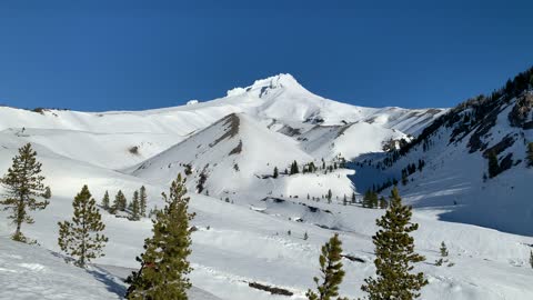 Peaks & Valleys of Mount Hood Basin – White River West Sno Park – Mount Hood – Oregon – 4K