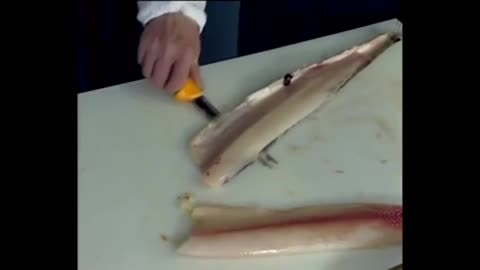 🐟🎣 Learn How to clean a pike with a knife 🐟🎣