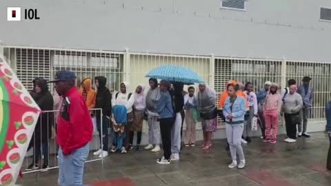 WATCH: Students brave the cold to register at CPUT