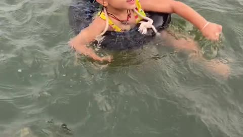 Baby swiming video song galti se mistake