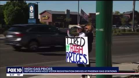 AZGOP Registers Voters at Gas Station