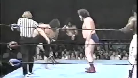 Andre the Giant, Dusty Rhodes & Junkyard Dog vs The Wild Samoans & Ernie Ladd