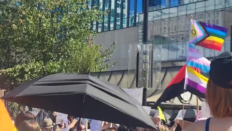 I just arrived at the Vancouver counter-protest and immediately spotted Antifa agitators