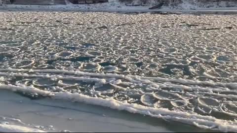 River takes on “pancake ”shape as it ices over