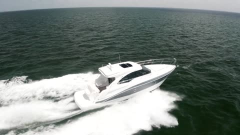 2016 Cruisers Yachts 41 Cantius