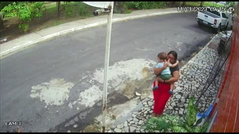 Dupla em motocicleta tenta sequestrar bebê em Manaus