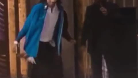 Michael Jackson the legend singing