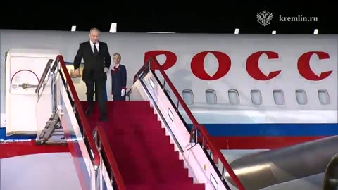 Putin chegando à Coreia do Norte para se encontrar com Kim Jong Un.