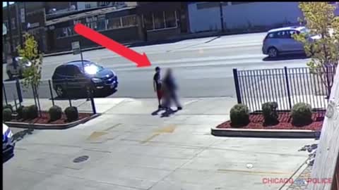 Chilling moment Chicago creep tries to BUY little girl off her mom while they were out for a walk.