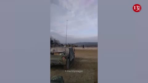 Ukrayna ordusu M2 Bradley döyüş maşınları və HMMWV zirehli avtomobillərlə əks-hücuma hazırlaşır