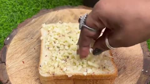 Cheese cron garlic bread 🍞🍞 Food