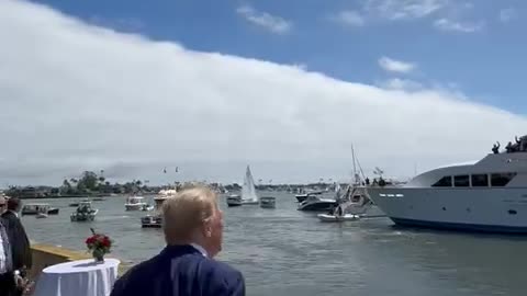 President @realDonaldTrump waving to the boaters in Newport Beach, CA!!!