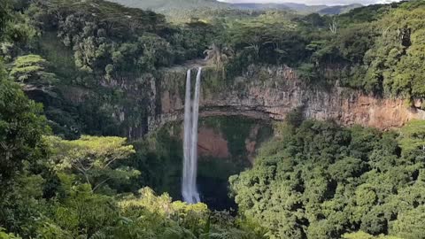 Most Beautiful Waterfall Scenery Around The World .