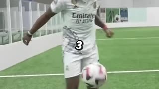 KSI give speed a challenge for charity match 😍