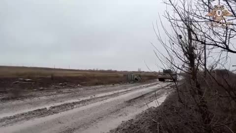 In the Maryinka area, a 2016 T-72B3 tank flashed with an anti-cumulative grille on the turret