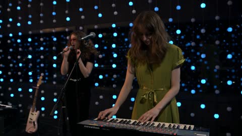 Let's Eat Grandma - Levitation (Live on KEXP)