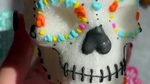 DIY sugar skull #diadelosmuertos #dayoftheday #halloween #halloweenideas #sugarskull #spooky