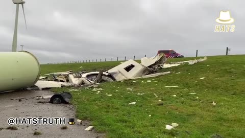 Netherlands: Massive wind turbine crashes to the ground