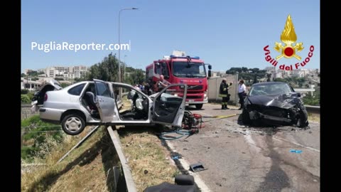 Puglia: donna incastrata tra le lamiere in un grave incidente tra Cisternino e Martina Franca