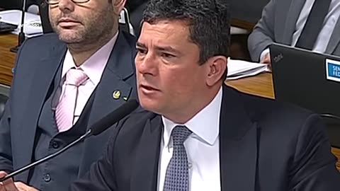 Recortes - AGORA: Sérgio Moro é provocado e rebate Omar Aziz, Flávio Bolsonaro confronta Contarato