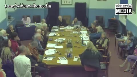 Well informed woman educates Glastonbury Town Council on 15 Minute Cities