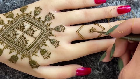 Simple and stylish mehandi design | New easy mehndi design | Mehndi design for backhand