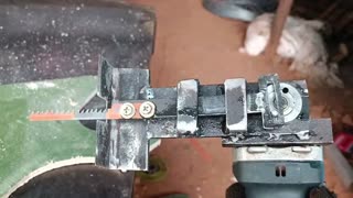 This welder managed to make a simple jigsaw out of a grinder