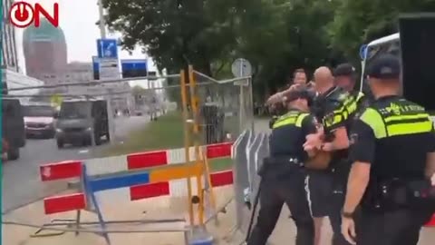 Dutch police brutalizing farmers