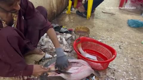 Fried Fish & Grilled Fish Karachi's Biggest Seafood Street. Street Food Spicy Lahori Masala Fish Fry