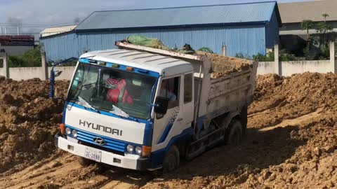 2.5Ton Dump Truck Get Stuck ,Loading Fail