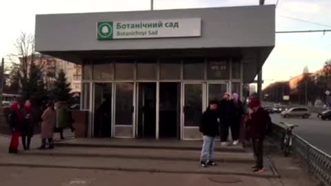 Ukrainians shelter in subway, expecting air strikes