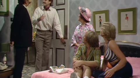 Fawlty Towers ( 1 / 3 )