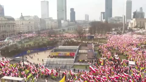 Warsaw, Poland: Tens of thousands of Polish Farmers take to the Streets