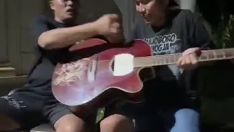 SALAH BELI GITAR