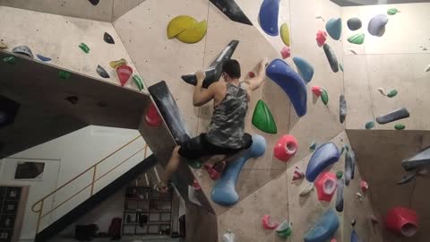 Fless! boulder gym / Sárga cetli