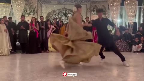 Hania Amir dance with her Boyfriend