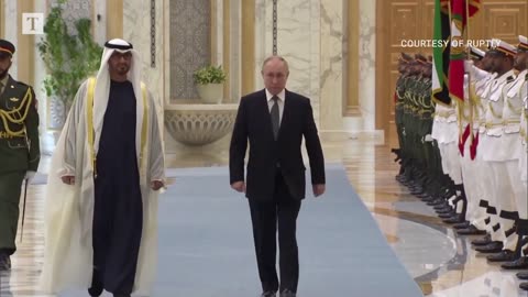 Putin Receives Grand Welcome In Abu Dhabi