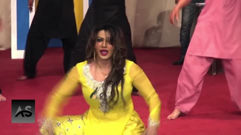 AKHIYAN MILAVAN GI - SAIMA KHAN HOT MUJRA - 2016 PAKISTANI MUJRA DANCE