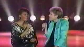 Anne Murray & Dionne Warwick - You Won't See Me = Solid Gold 1985