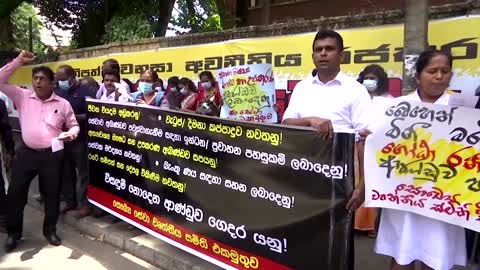 Sri Lankan medical staff, teachers protest fuel shortage