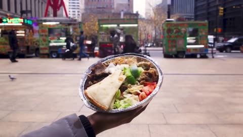 The halal guys’chicken & gyro platter is nyc,s most legendary street food| legendary eats