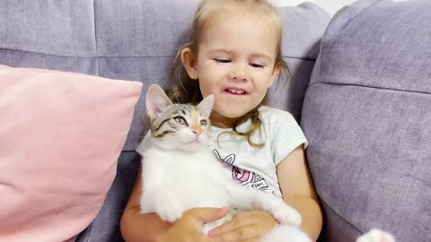 Adorable Baby Girl Singing to Kitten I Love You! [Cuteness Overload]